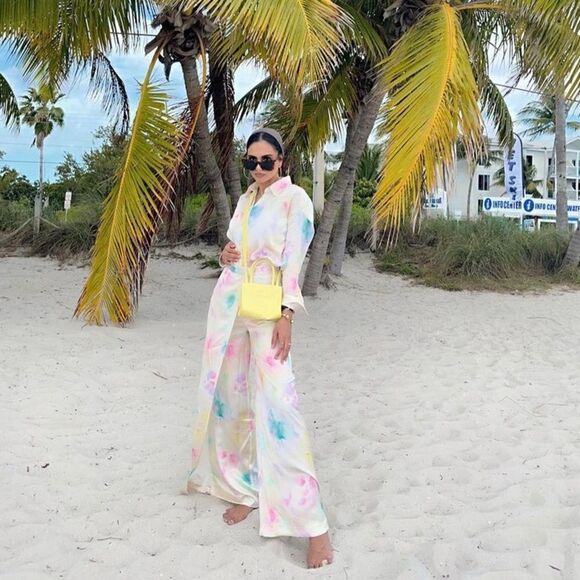 H&M Limited Ramadan Collection Blouse Shirt Satin New - Picture 8 of 12